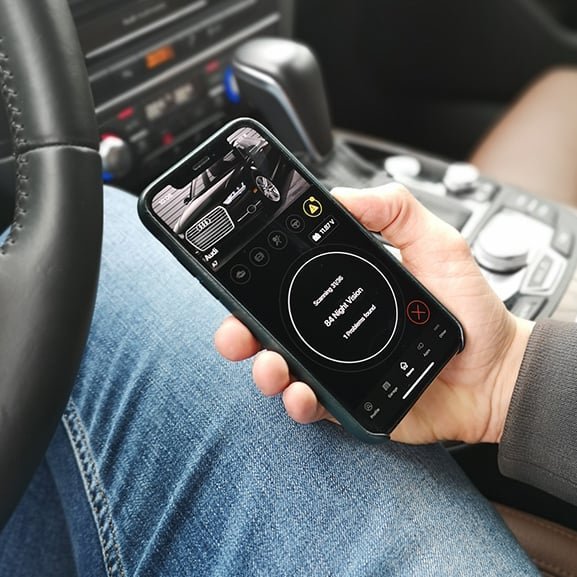 Date live de la toti senzorii mașinii cu testerul auto OBDeleven